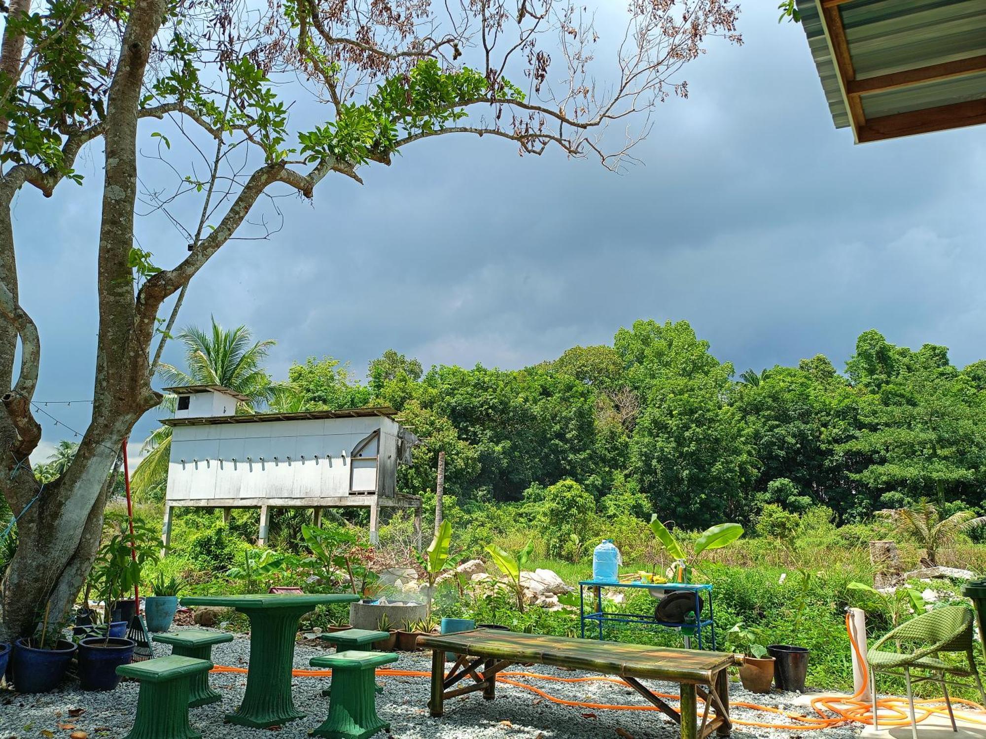One Mek Studio Bachok Luaran gambar