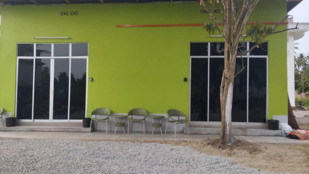 One Mek Studio Bachok Luaran gambar